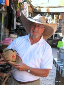 los-algodones-louis-in-big-hat-2-27-2009-20-08-351