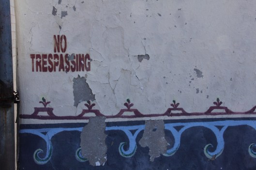 Superior House Tour car show painted sign